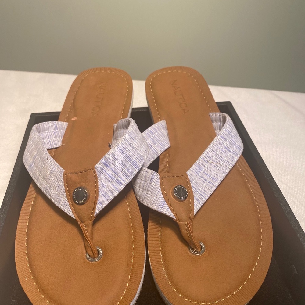 Nautica Flip Flops Size 7